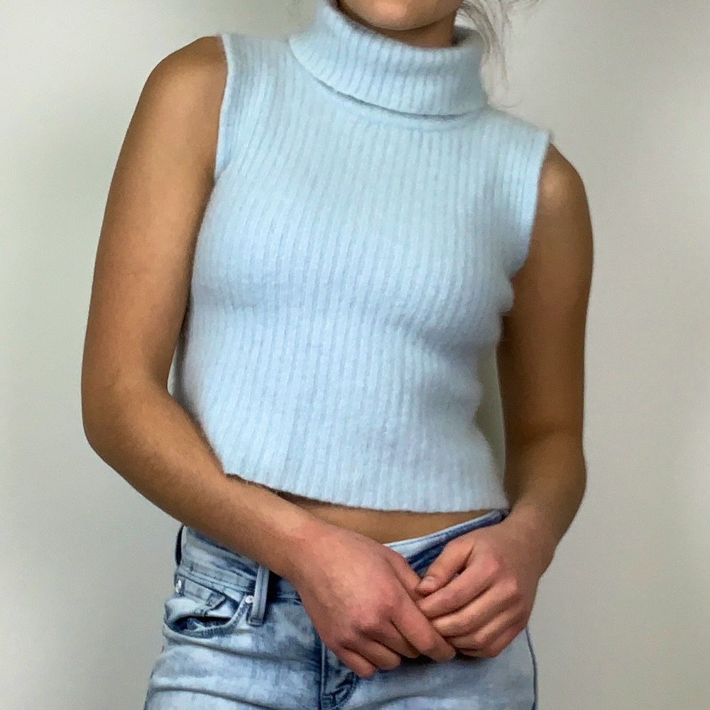 Airport Angora Wool Cropped Sleeveless Turtleneck